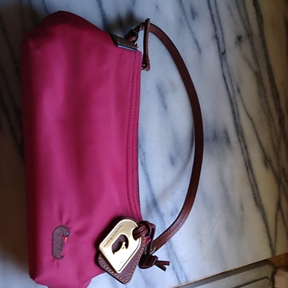 Dooney & Bourke Handbags - 🔥Dooney & Bourke Red Handbag w Adorable Duck
